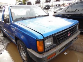 1992 MITSUBISHI PICK UP BLUE STD CAB 2.4L MT 2WD 193885